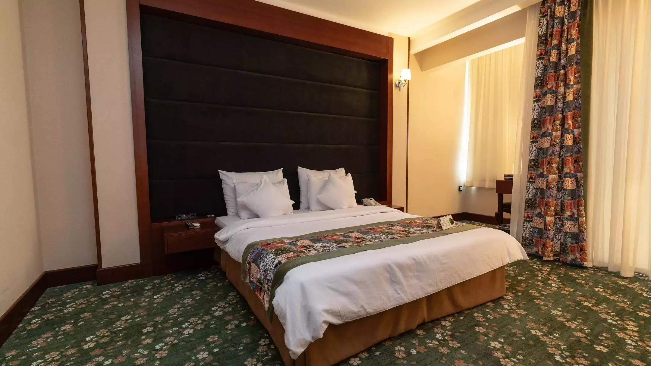 Alibaba https://cdn.alibaba.ir/ostorage/hotel-accommodation-images/6705289e6af0f999b10ac169_66e7f0cb0865d826250ba7b0_هتل هما - اتاق دوتخته دبل رویال (4).webp